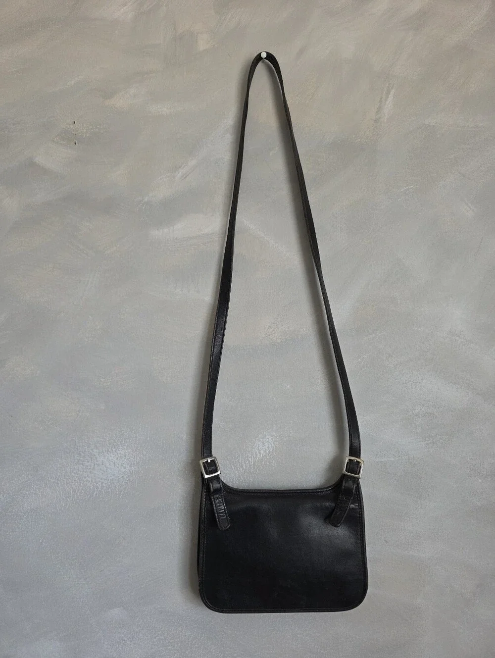 Vintage Coach 9142 Womens Black Leather Hippie Flap Crossbody Saddle Mini Bag